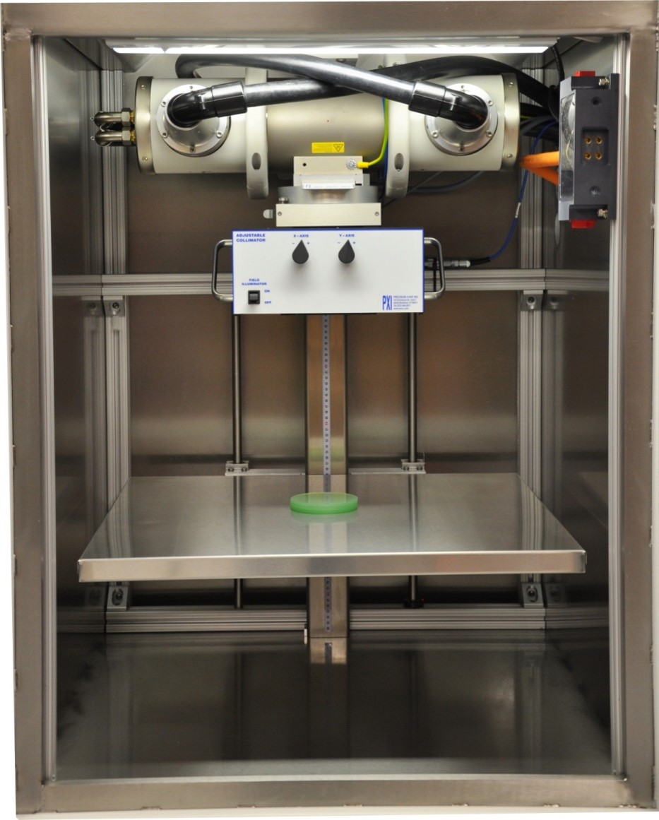 Internal shelves on the X-Rad160XL are adjustable. The collimator allows for targeting.